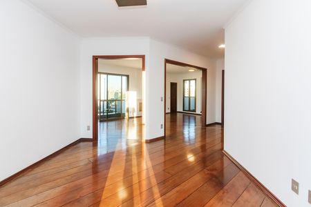 Apartamento para alugar com 217m², 3 quartos e 3 vagas Apartamento para alugar com 217m², 3 quartos e 3 vagasSala
