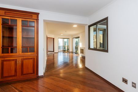 Apartamento para alugar com 217m², 3 quartos e 3 vagas Apartamento para alugar com 217m², 3 quartos e 3 vagasSala