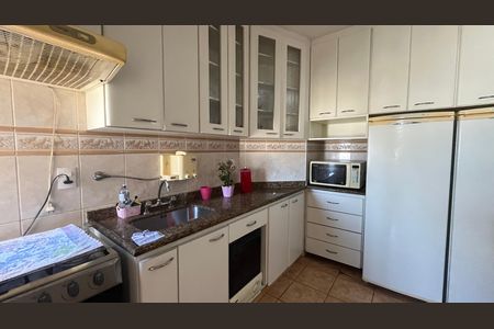 Apartamento para alugar com 184m², 3 quartos e 4 vagas