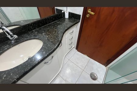 Apartamento para alugar com 184m², 3 quartos e 4 vagas