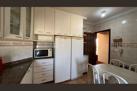 Apartamento para alugar com 184m², 3 quartos e 4 vagas