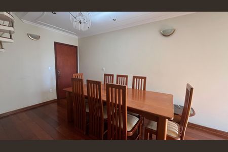 Apartamento para alugar com 184m², 3 quartos e 4 vagas
