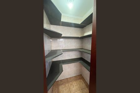 Apartamento para alugar com 184m², 3 quartos e 4 vagas