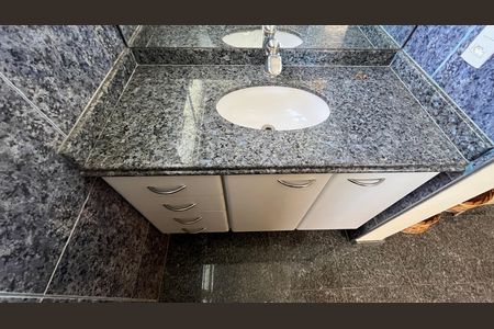 Apartamento para alugar com 184m², 3 quartos e 4 vagas