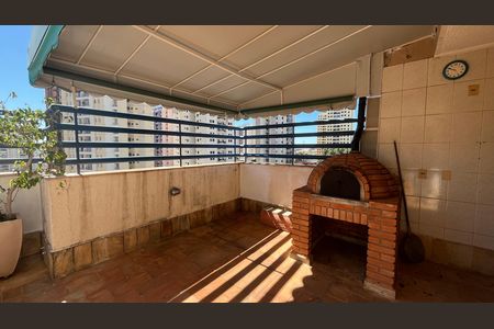 Apartamento para alugar com 184m², 3 quartos e 4 vagas