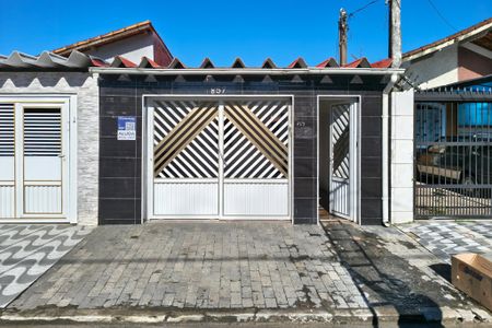 Casa para alugar com 150m², 3 quartos e 1 vaga Casa para alugar com 150m², 3 quartos e 1 vagaFachada