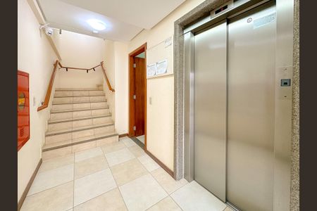 Apartamento para alugar com 62m², 2 quartos e 1 vagaHall social