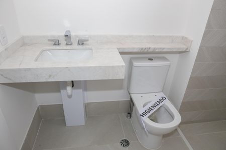 Apartamento à venda com 188m², 3 quartos e 2 vagas Apartamento à venda com 188m², 3 quartos e 2 vagasBanheiro da Suíte 2