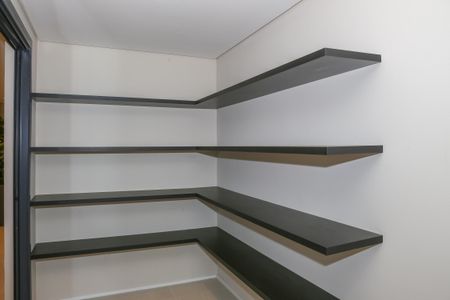 Apartamento à venda com 188m², 3 quartos e 2 vagas Apartamento à venda com 188m², 3 quartos e 2 vagasMensageria