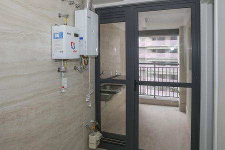 Apartamento à venda com 188m², 3 quartos e 2 vagas Apartamento à venda com 188m², 3 quartos e 2 vagasCozinha e Área de Serviço
