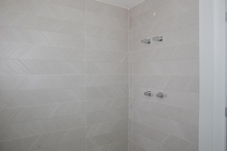 Apartamento à venda com 188m², 3 quartos e 2 vagas Apartamento à venda com 188m², 3 quartos e 2 vagasBanheiro da Suíte 1