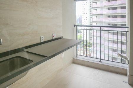 Apartamento à venda com 188m², 3 quartos e 2 vagas Apartamento à venda com 188m², 3 quartos e 2 vagasCozinha e Área de Serviço