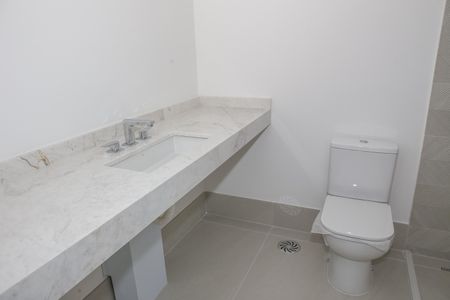Apartamento à venda com 188m², 3 quartos e 2 vagas Apartamento à venda com 188m², 3 quartos e 2 vagasBanheiro da Suíte 1