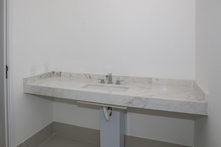 Apartamento à venda com 188m², 3 quartos e 2 vagas Apartamento à venda com 188m², 3 quartos e 2 vagasBanheiro da Suíte 1