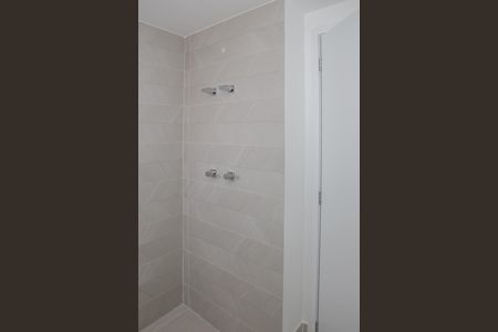 Apartamento à venda com 188m², 3 quartos e 2 vagas Apartamento à venda com 188m², 3 quartos e 2 vagasBanheiro da Suíte 1