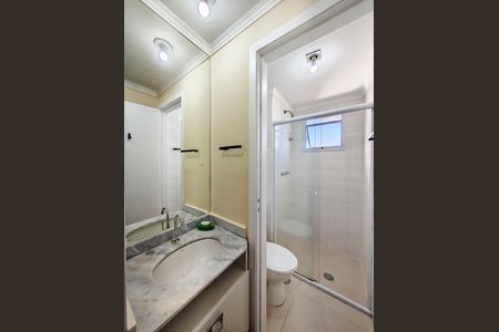 Banheiro de apartamento para alugar com 2 quartos, 50m² em Vila Endres, Guarulhos