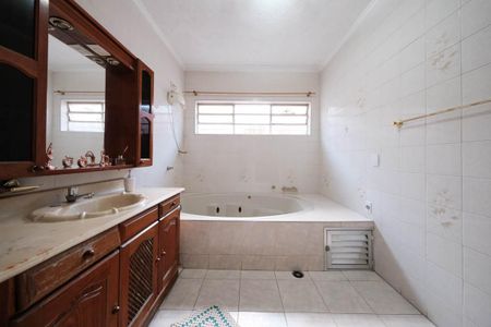 Casa à venda com 400m², 4 quartos e 4 vagasBanheiro 2