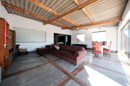 Casa à venda com 400m², 4 quartos e 4 vagasSala