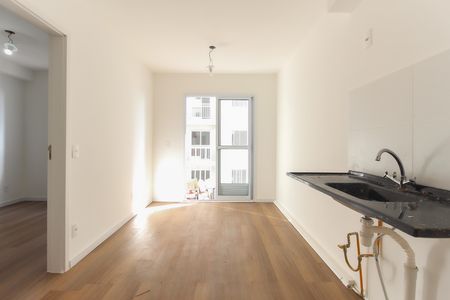 Sala - Cozinha de apartamento para alugar com 1 quarto, 27m² em Parada Xv de Novembro, São Paulo