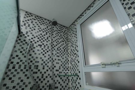 Apartamento à venda com 64m², 3 quartos e 1 vaga Apartamento à venda com 64m², 3 quartos e 1 vagaBanheiro Social