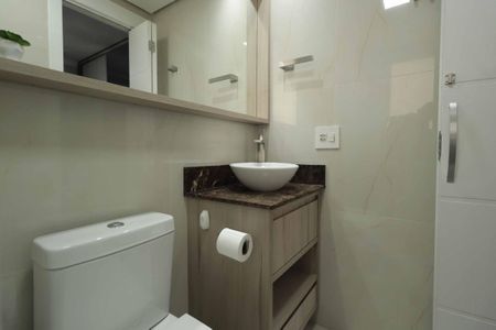 Apartamento à venda com 64m², 3 quartos e 1 vaga Apartamento à venda com 64m², 3 quartos e 1 vagaBanheiro da Suíte
