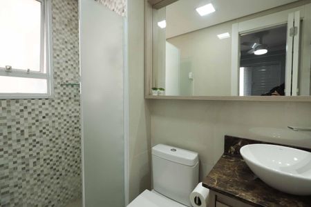 Apartamento à venda com 64m², 3 quartos e 1 vaga Apartamento à venda com 64m², 3 quartos e 1 vagaBanheiro da Suíte