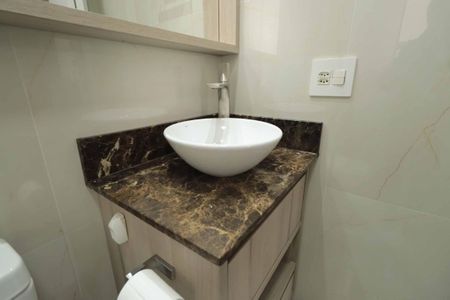 Apartamento à venda com 64m², 3 quartos e 1 vaga Apartamento à venda com 64m², 3 quartos e 1 vagaBanheiro da Suíte