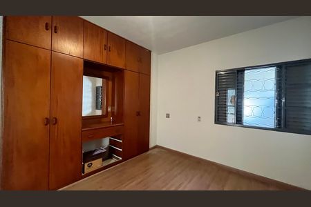 Casa para alugar com 260m², 3 quartos e 2 vagas