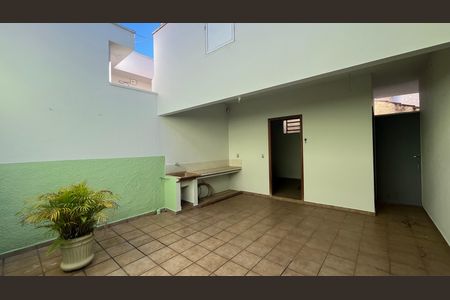 Casa para alugar com 260m², 3 quartos e 2 vagas