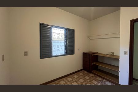 Casa para alugar com 260m², 3 quartos e 2 vagas
