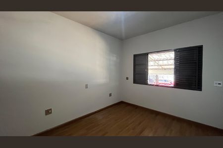 Casa para alugar com 260m², 3 quartos e 2 vagas