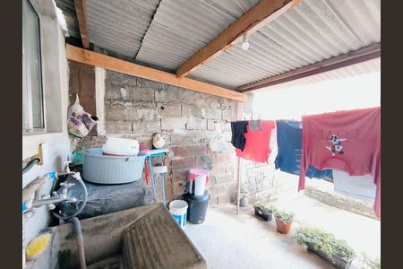 Casa à venda com 70m², 2 quartos e sem vagaQuintal / Área de Serviço