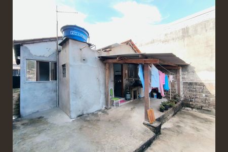 Casa à venda com 70m², 2 quartos e sem vagaQuintal / Área de Serviço