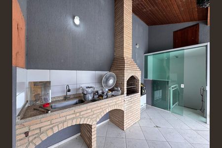 Apartamento à venda com 150m², 3 quartos e 2 vagas Apartamento à venda com 150m², 3 quartos e 2 vagasTerraço