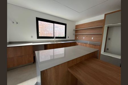Casa à venda com 5 quartos, 650m² em Sousas, Campinas
