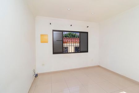 Casa para alugar com 3 quartos, 700m² em Vila Brasil, São Paulo