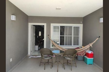 Casa à venda com 118m², 3 quartos e 2 vagas