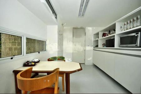 Casa para alugar com 6 quartos, 534m² em Fazenda Morumbi, São Paulo