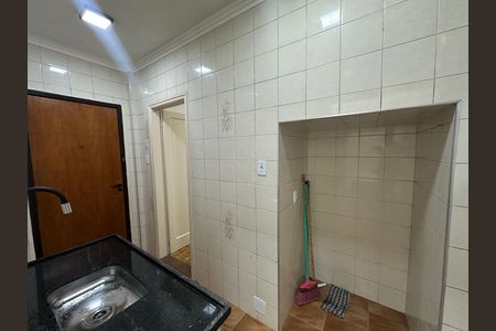 Cozinha de apartamento para alugar com 1 quarto, 30m² em Centro, São Vicente
