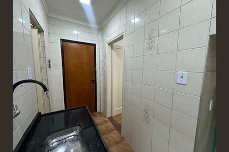 Cozinha de apartamento para alugar com 1 quarto, 30m² em Centro, São Vicente