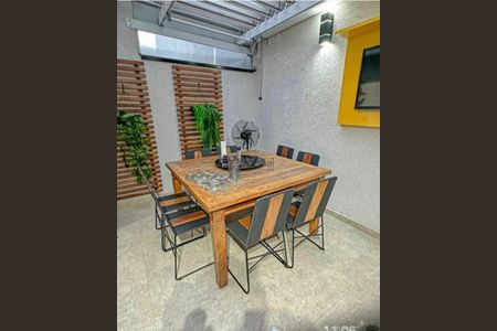 Casa à venda com 4 quartos, 380m² em Vila Bertioga, São Paulo