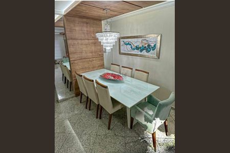 Casa à venda com 4 quartos, 380m² em Vila Bertioga, São Paulo