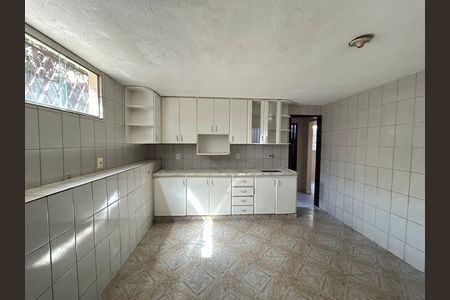 Casa para alugar com 240m², 4 quartos e 2 vagas