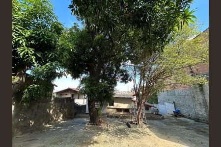 Casa para alugar com 240m², 4 quartos e 2 vagas