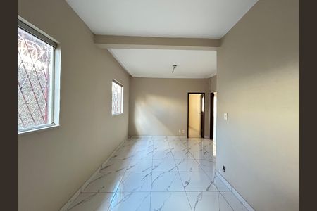 Casa para alugar com 240m², 4 quartos e 2 vagas