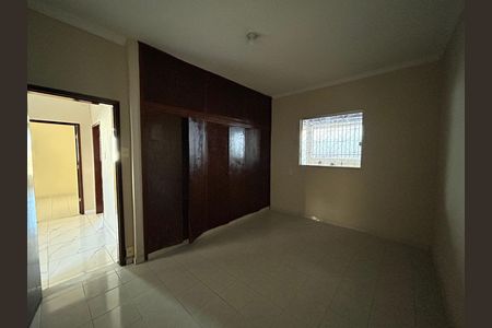 Casa para alugar com 240m², 4 quartos e 2 vagas