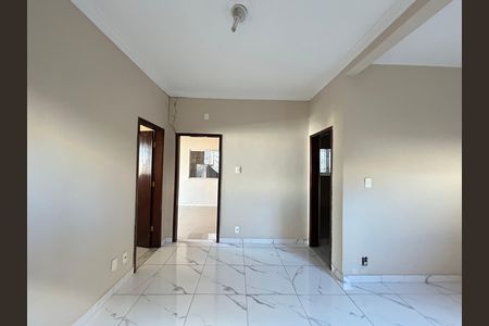 Casa para alugar com 240m², 4 quartos e 2 vagas