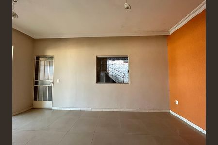 Casa para alugar com 240m², 4 quartos e 2 vagas