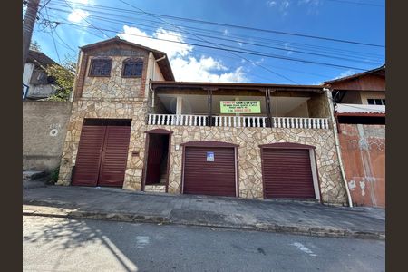 Casa para alugar com 240m², 4 quartos e 2 vagas