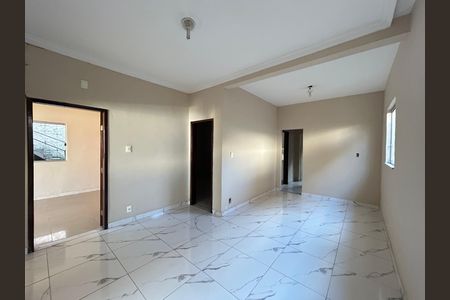 Casa para alugar com 240m², 4 quartos e 2 vagas